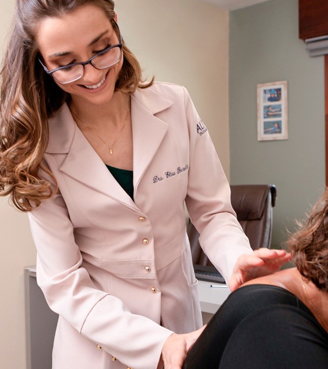 Dra. Elisa - Clínica Aliviar - Clínica de tratamento da dor em Pelotas